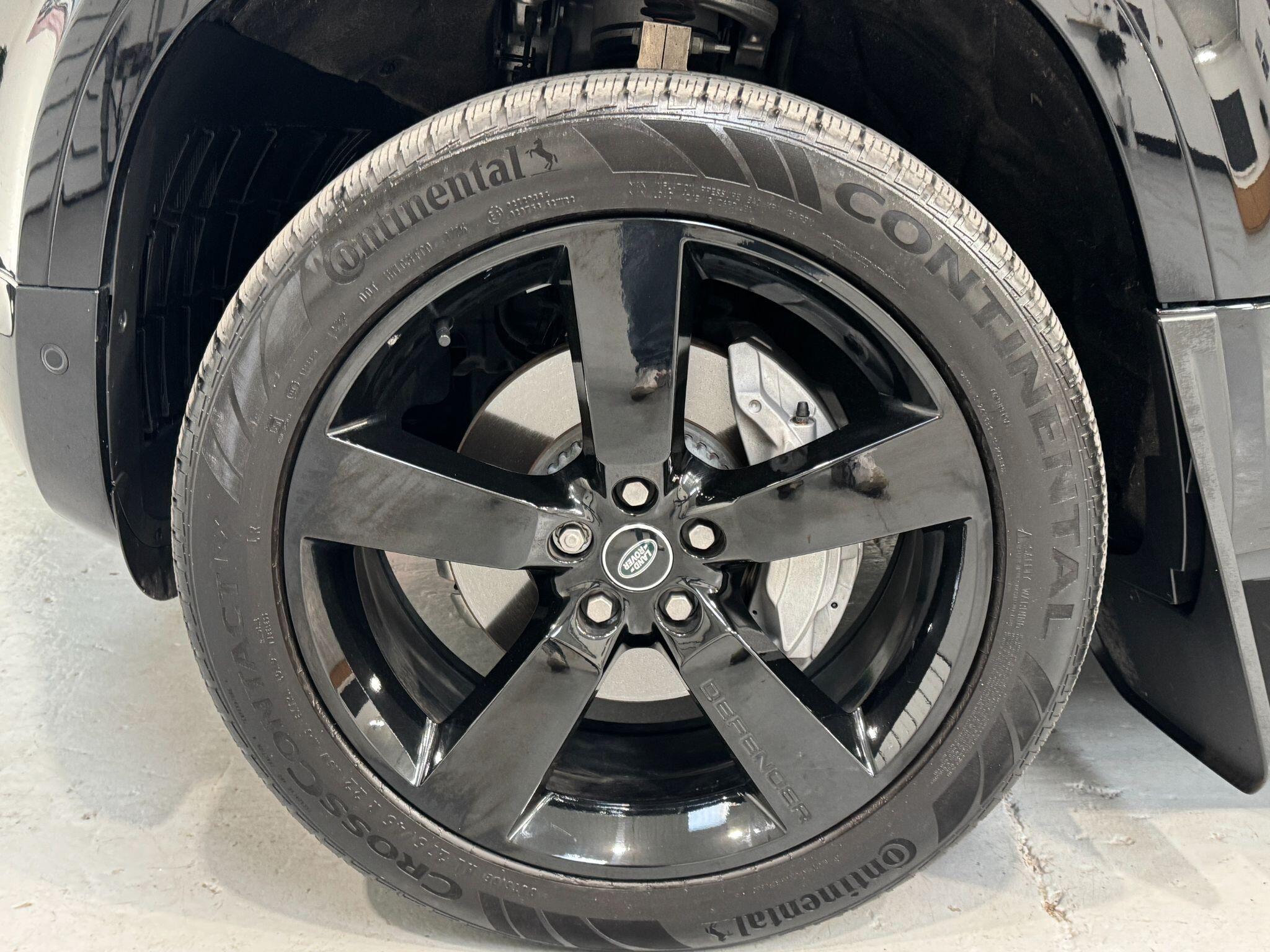 Land Rover Defender 110 - Image 28