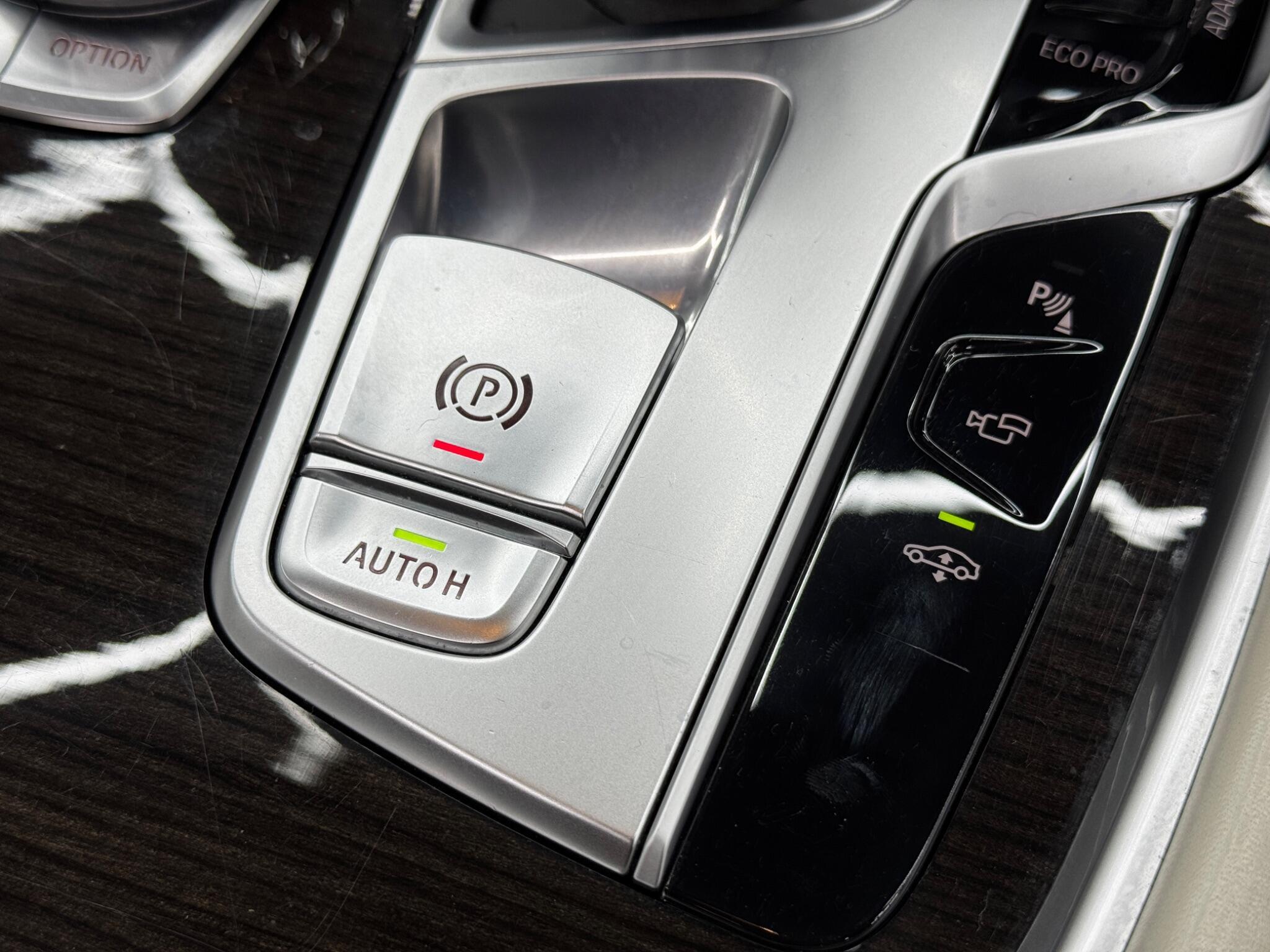 BMW 7 Series - Image 29