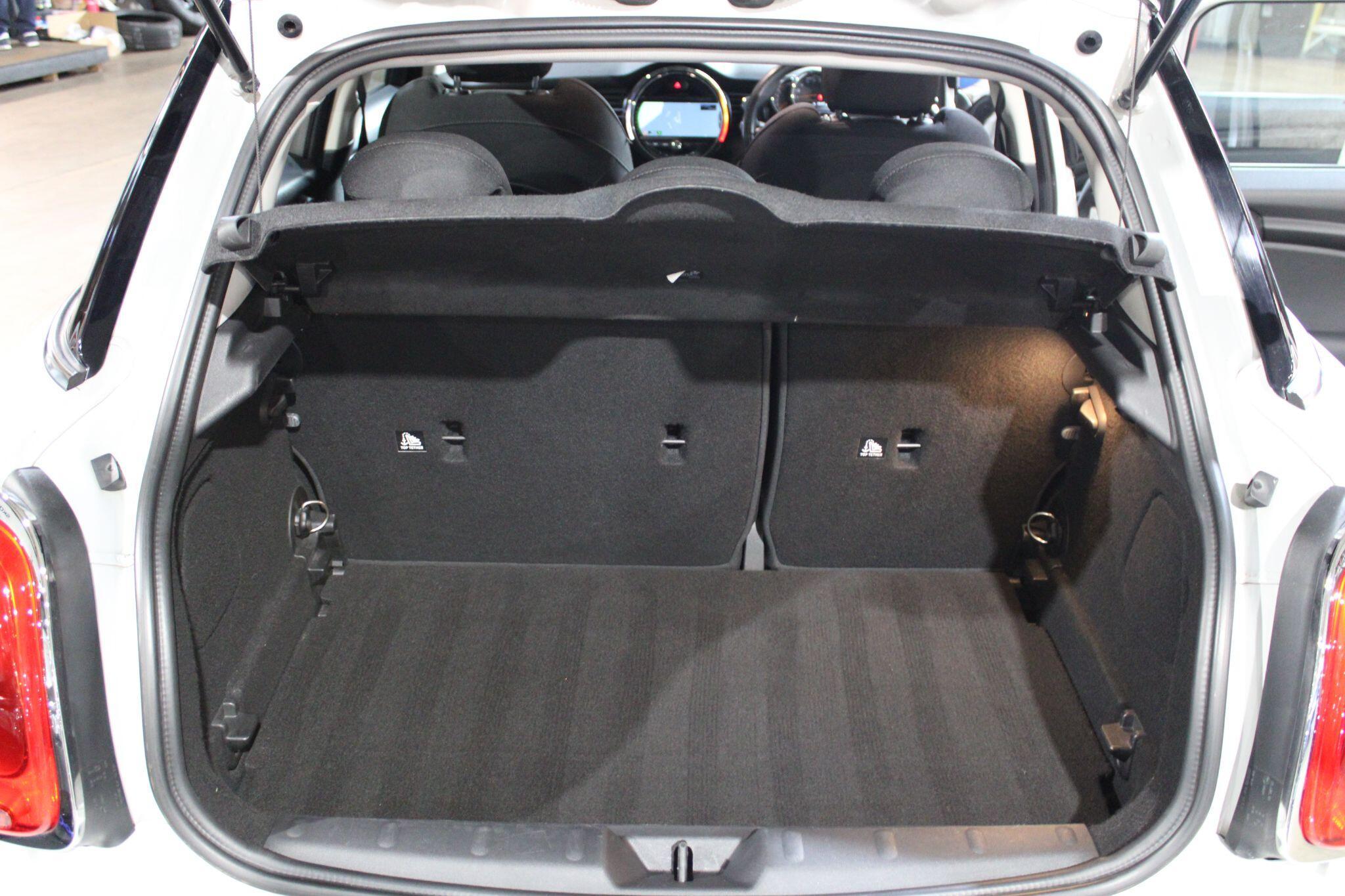 MINI Hatch - Image 14