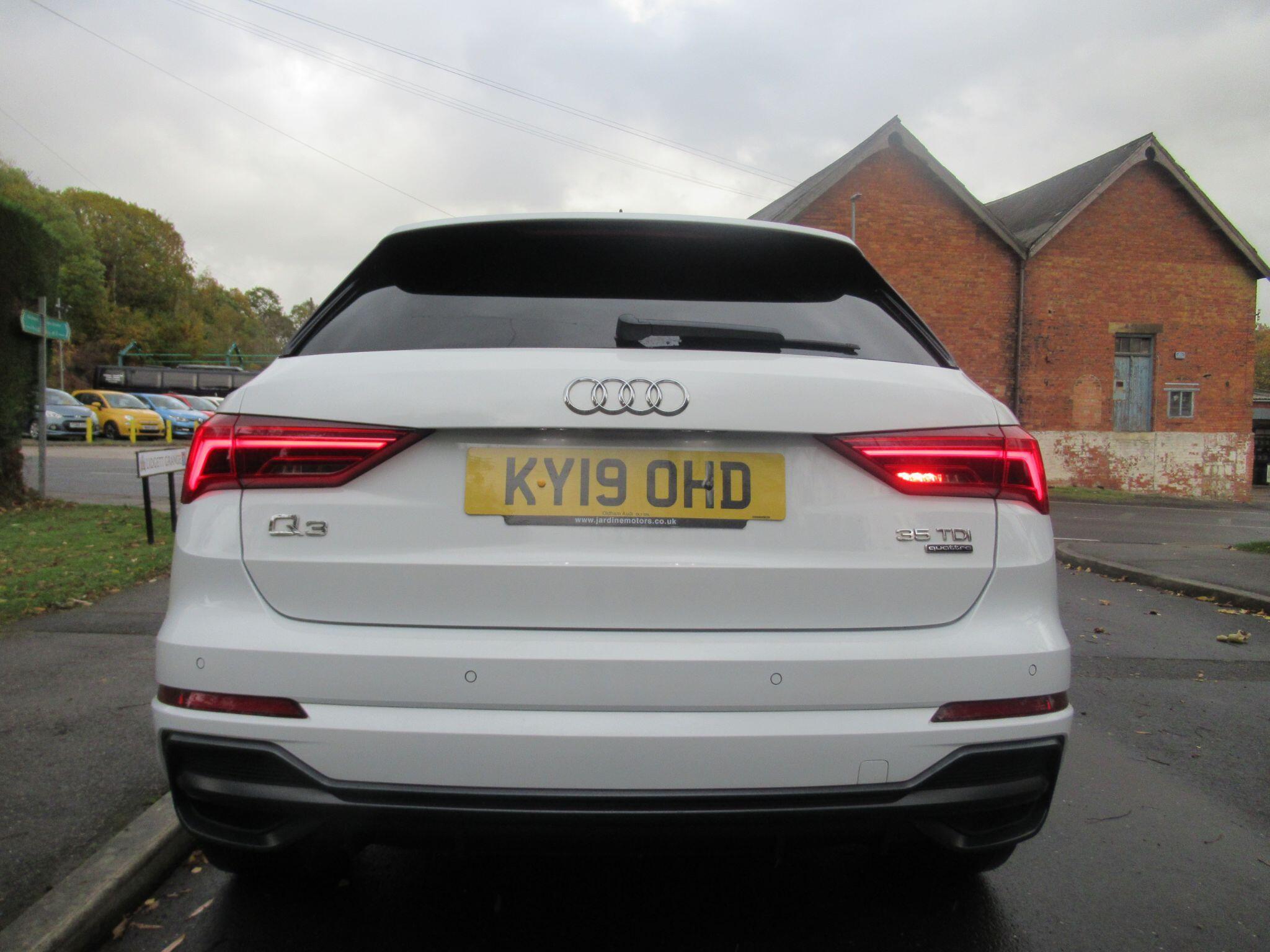 Audi Q3 - Image 5