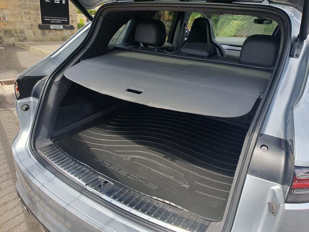 Porsche Cayenne - Image 18