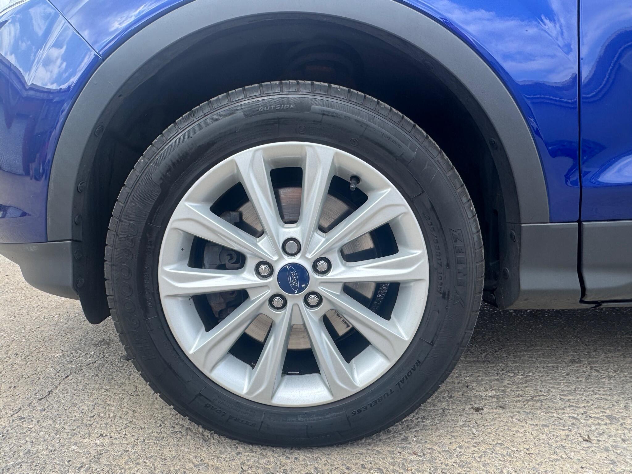 Ford Kuga - Image 11