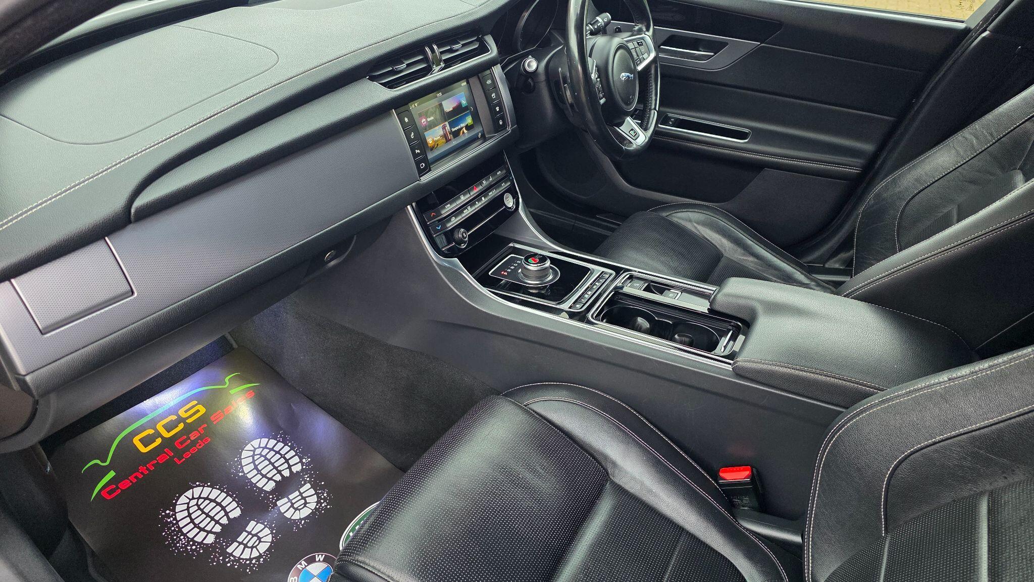 Jaguar XF - Image 40