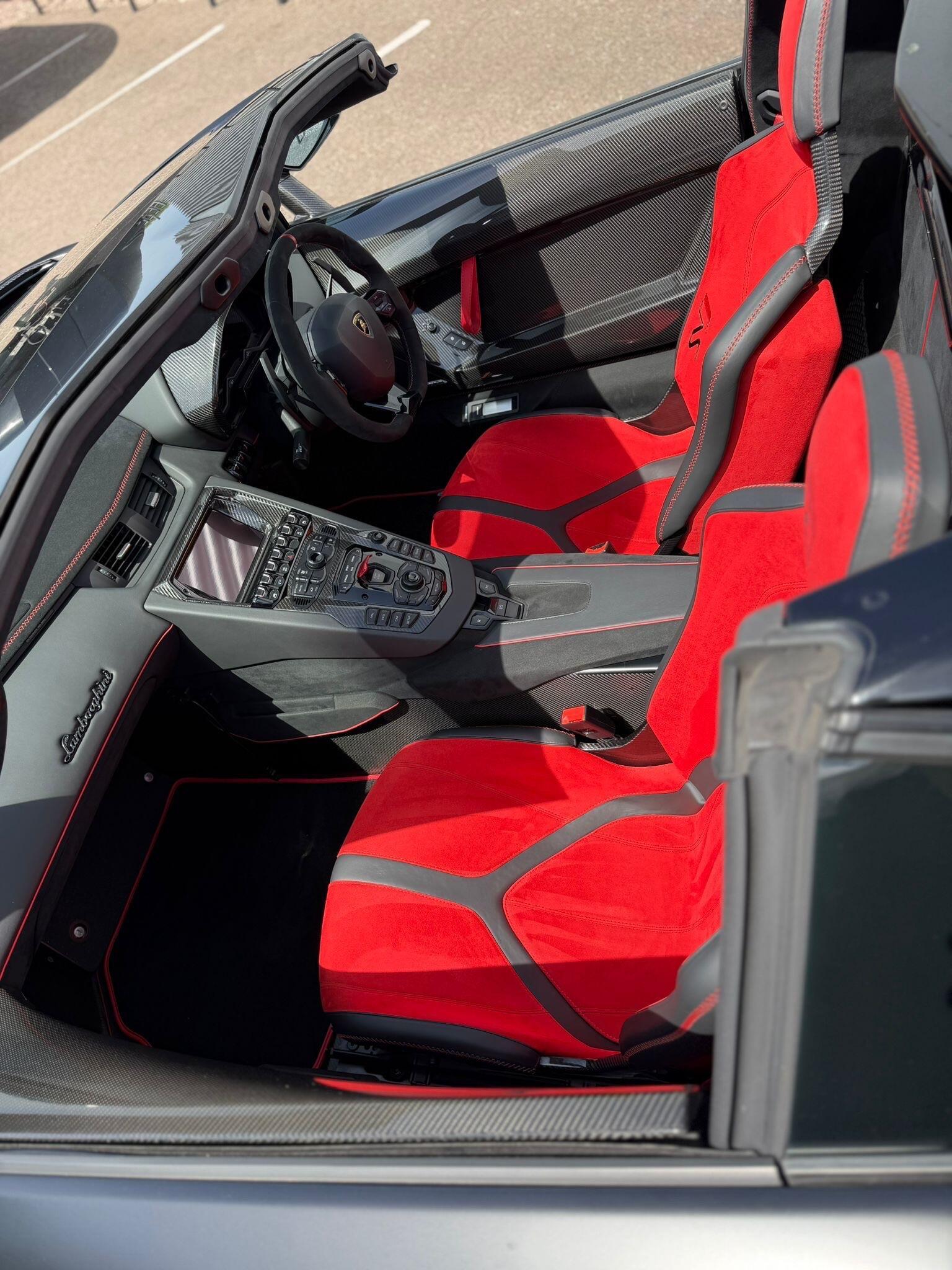 Lamborghini Aventador - Image 8