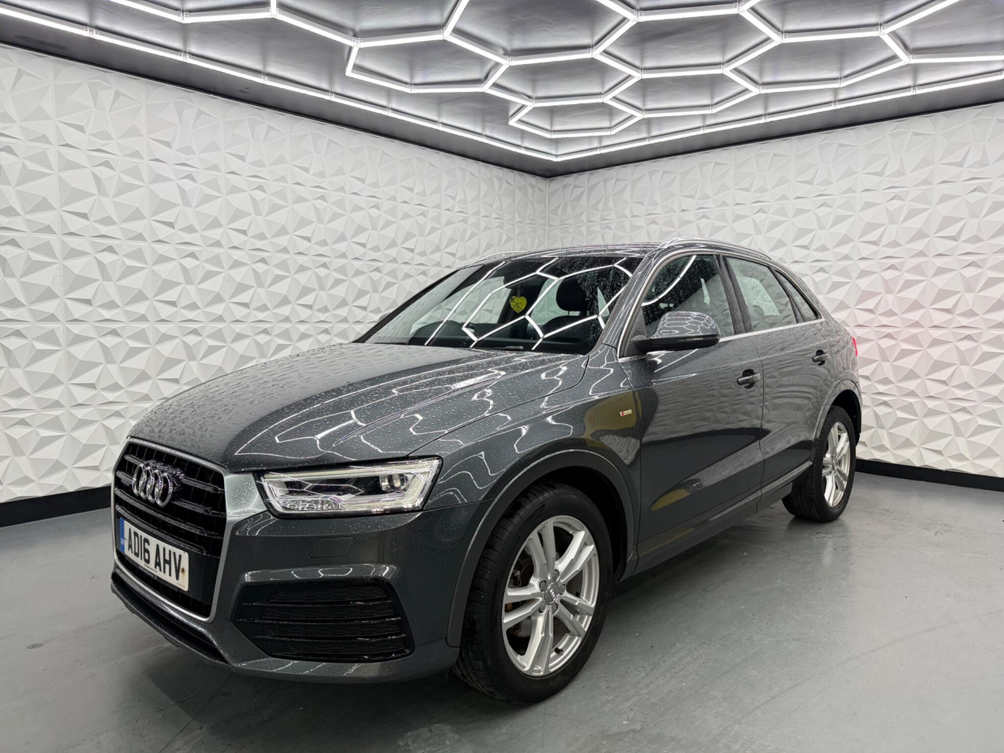 Audi Q3 - Image 6