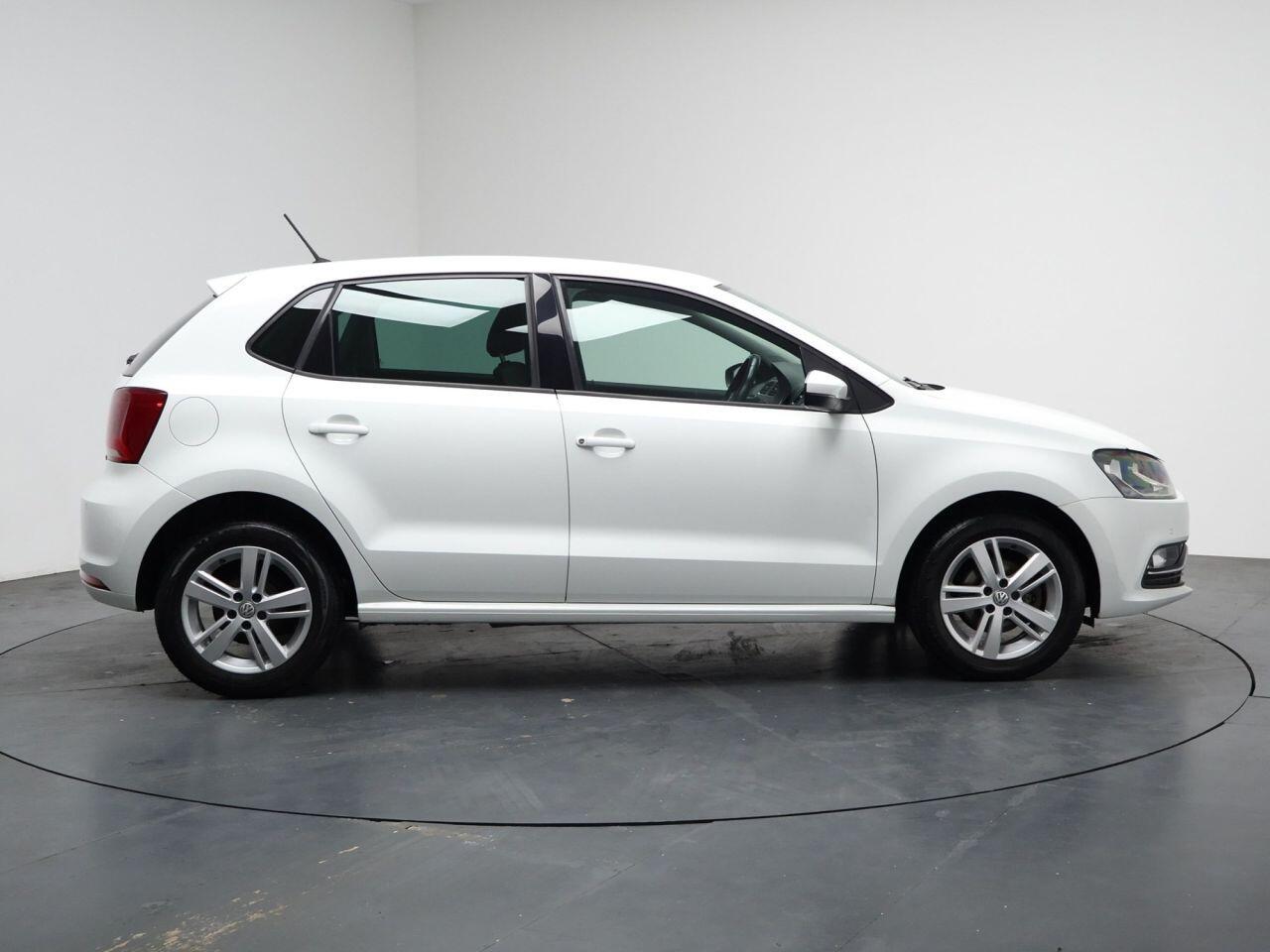 Volkswagen Polo - Image 14