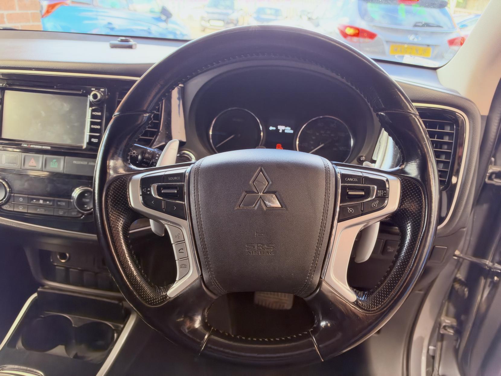 Mitsubishi Outlander - Image 13