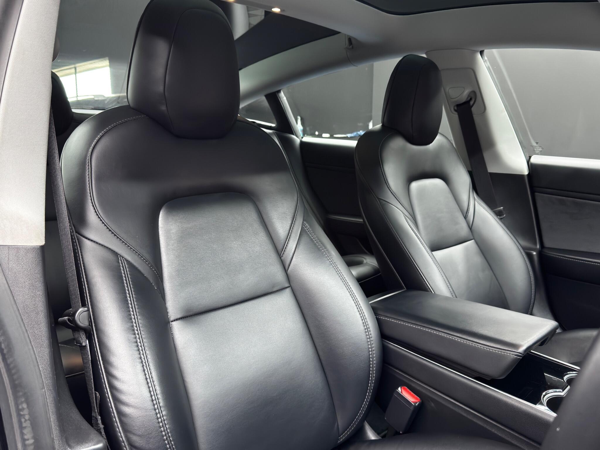Tesla Model 3 - Image 12