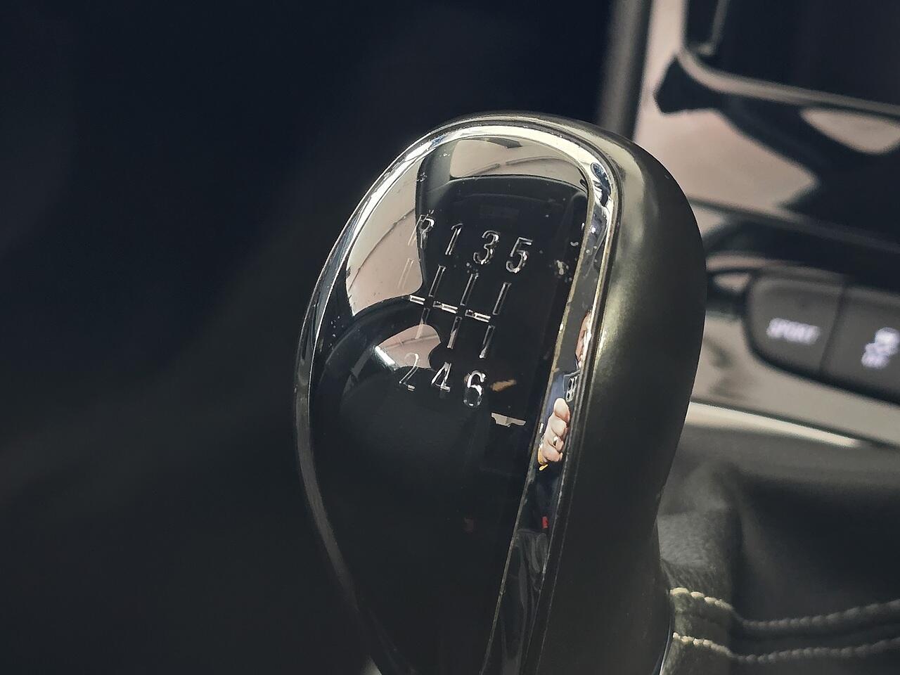 Vauxhall Astra - Image 15