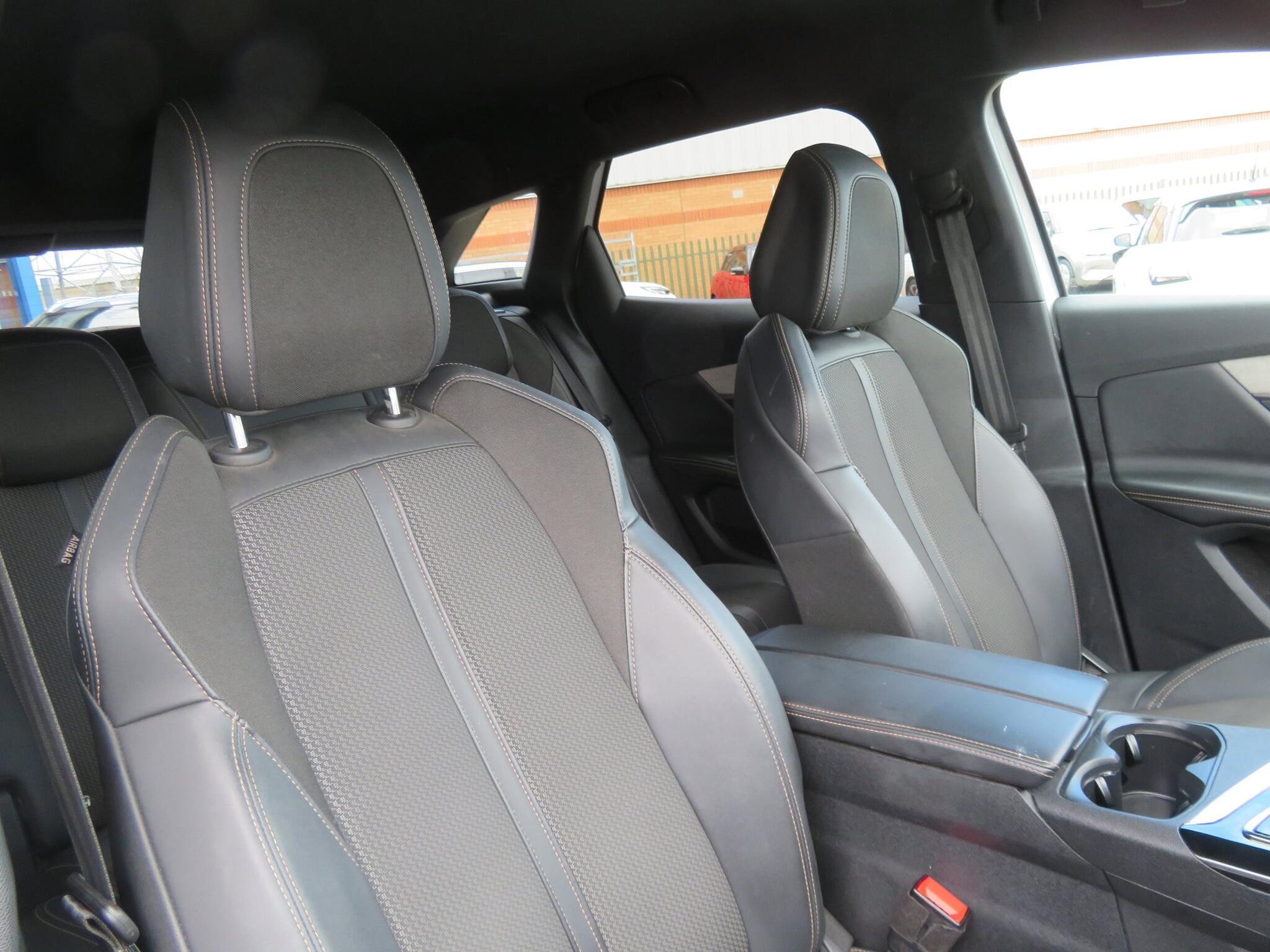 Peugeot 3008 - Image 17