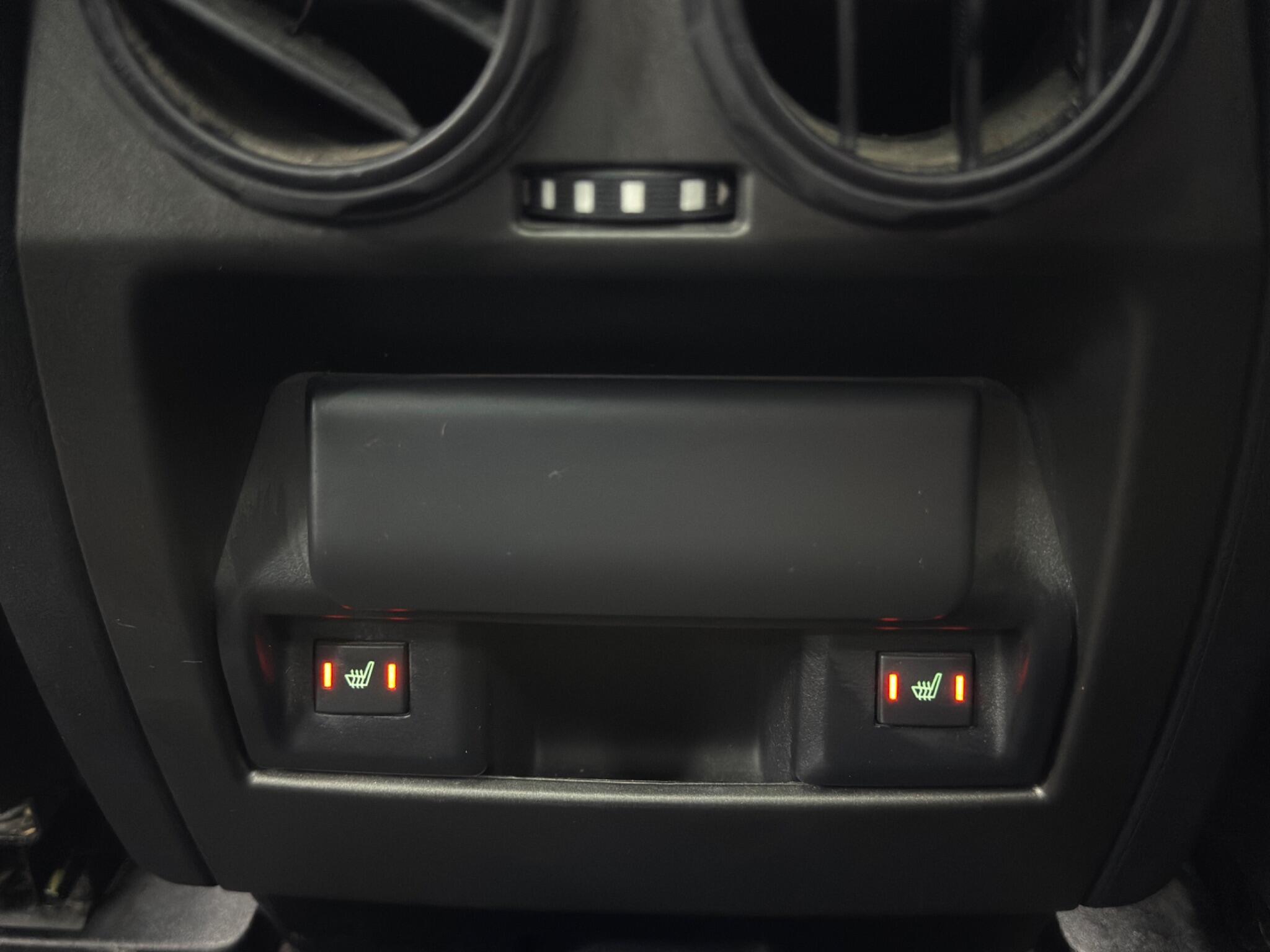 Land Rover DISCOVERY 4 - Image 46