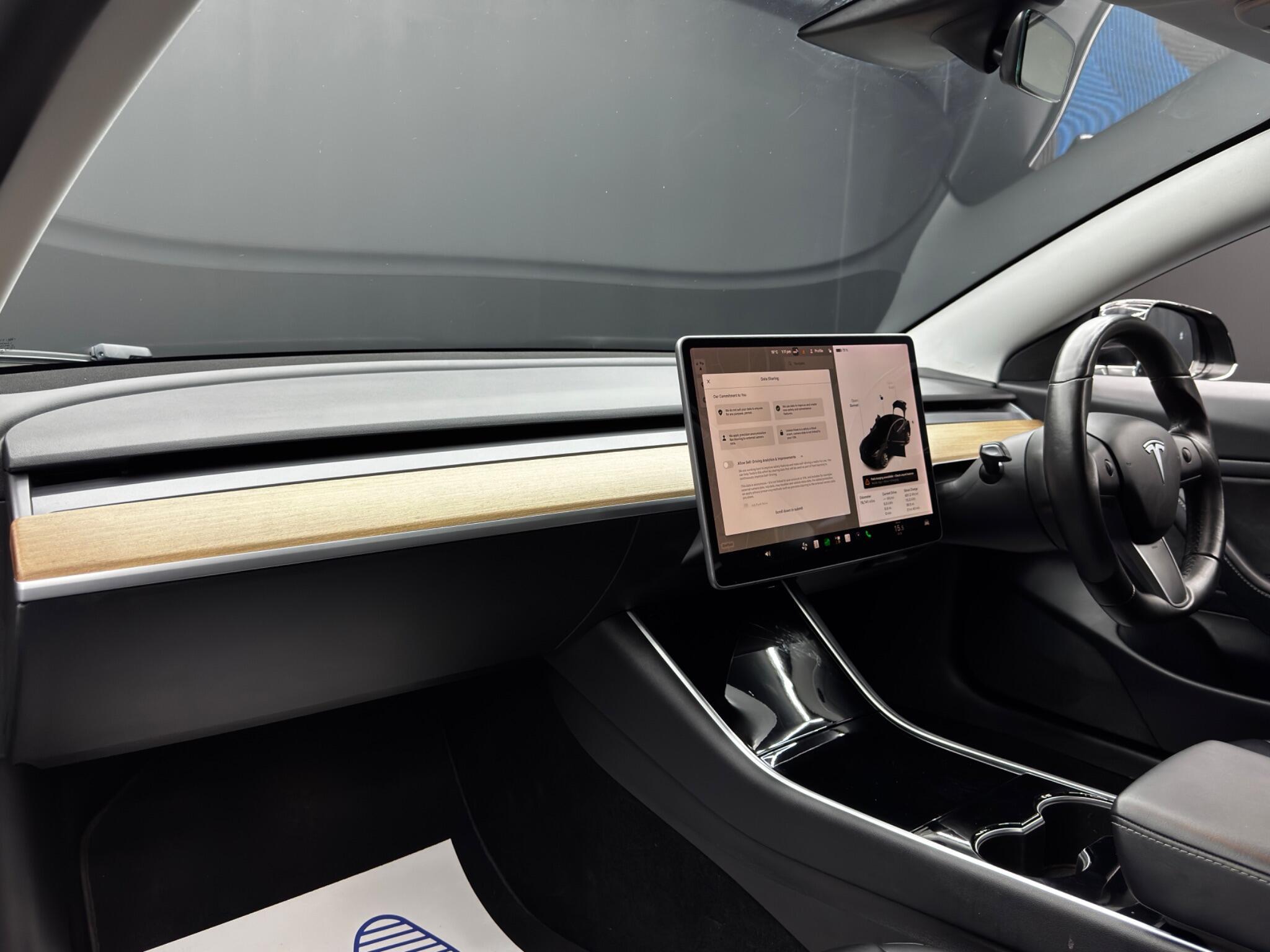 Tesla Model 3 - Image 11
