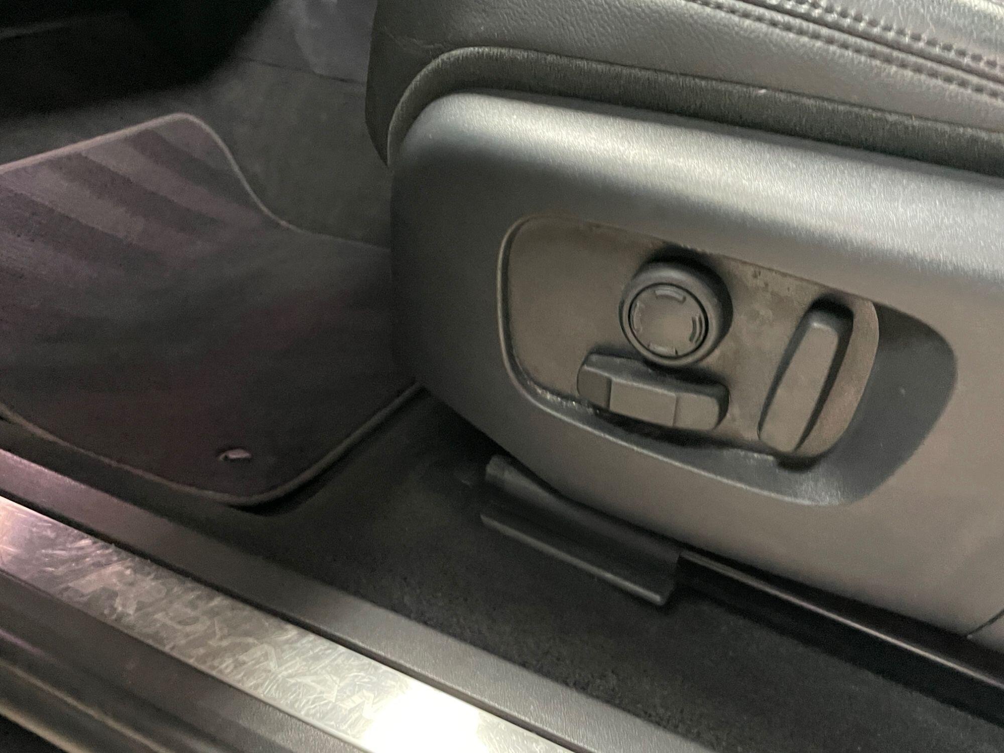 Land Rover Range Rover Evoque - Image 35