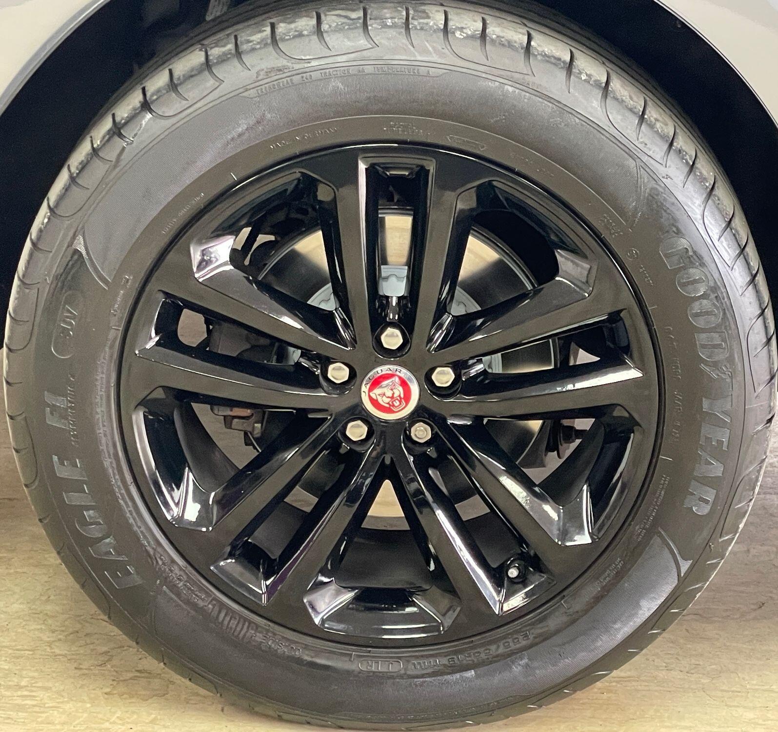 Jaguar F-Pace - Image 16