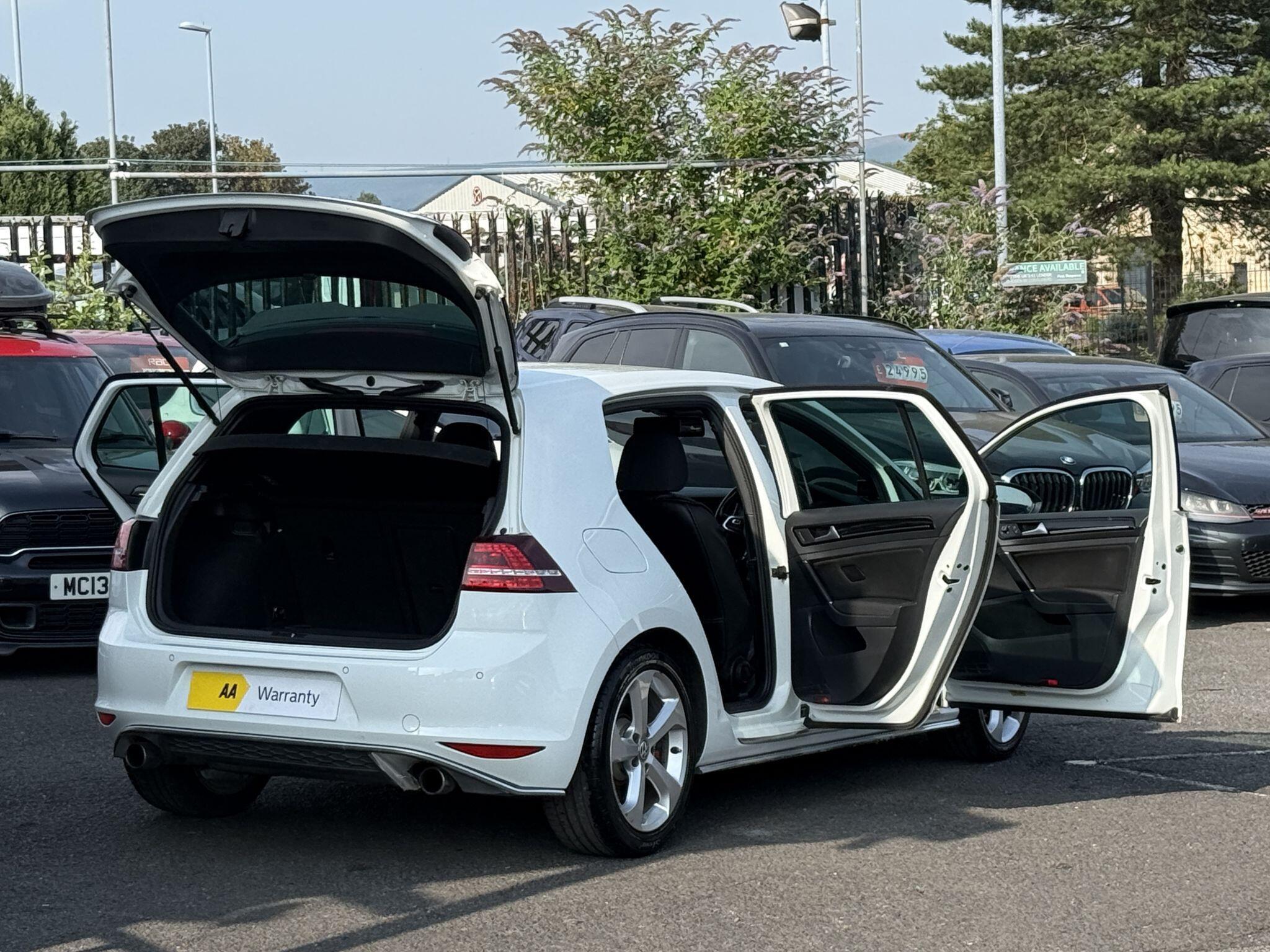 Volkswagen Golf - Image 2