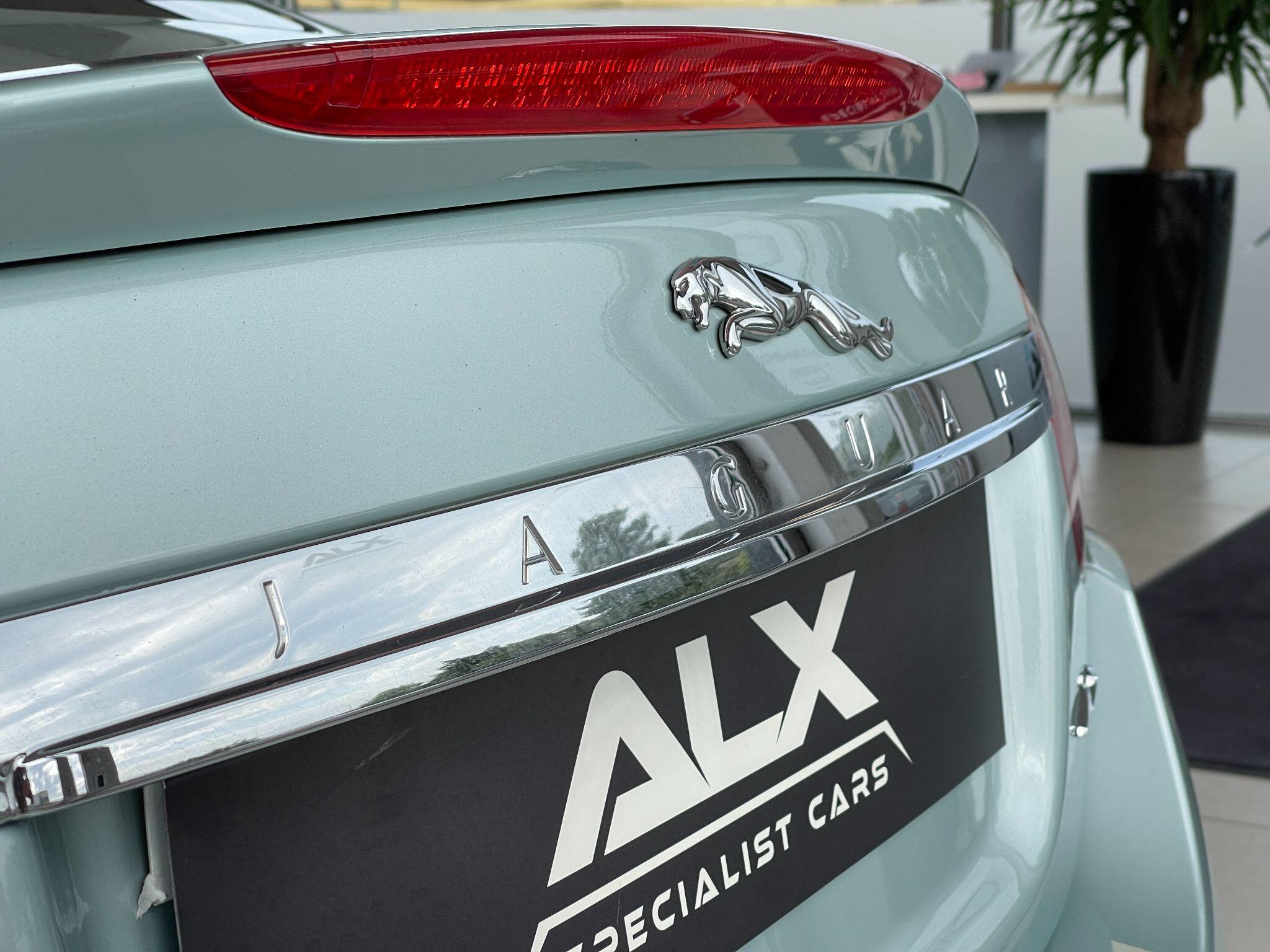Jaguar XK - Image 10