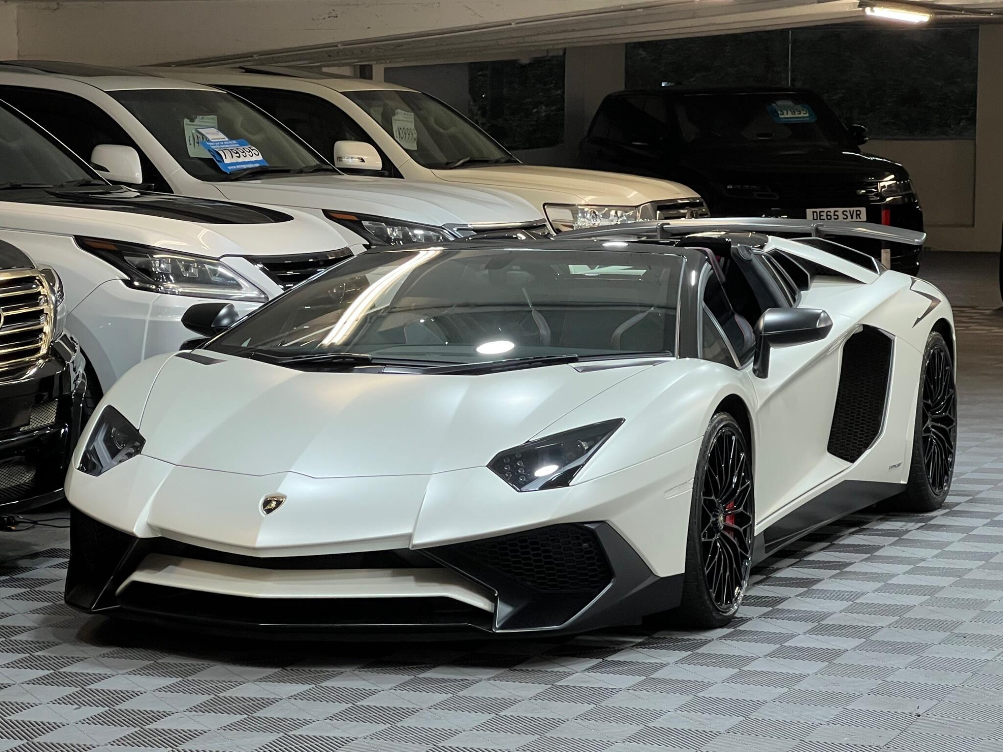 Lamborghini Aventador - Image 6