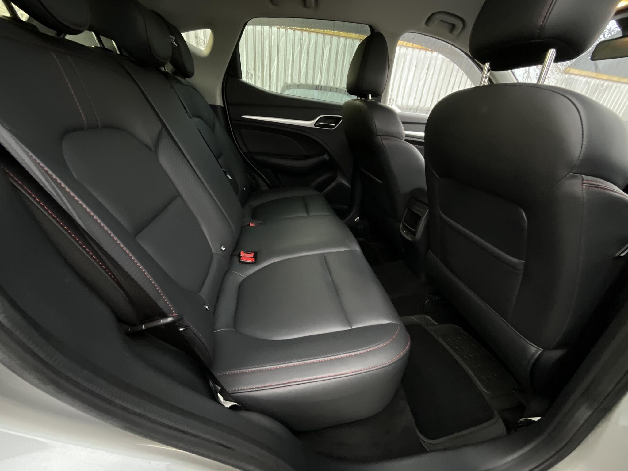 MG MG ZS - Image 12