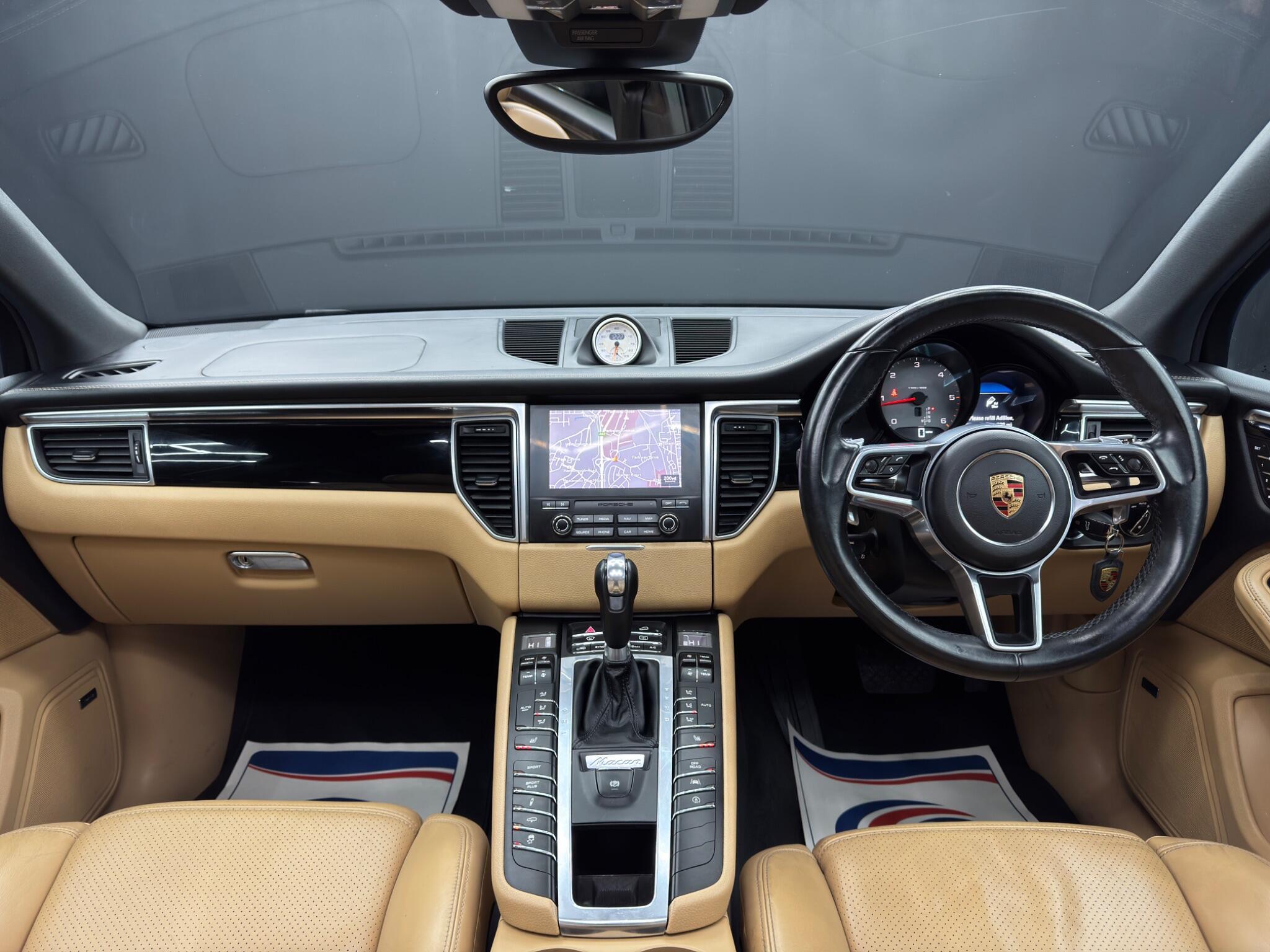 Porsche Macan - Image 12