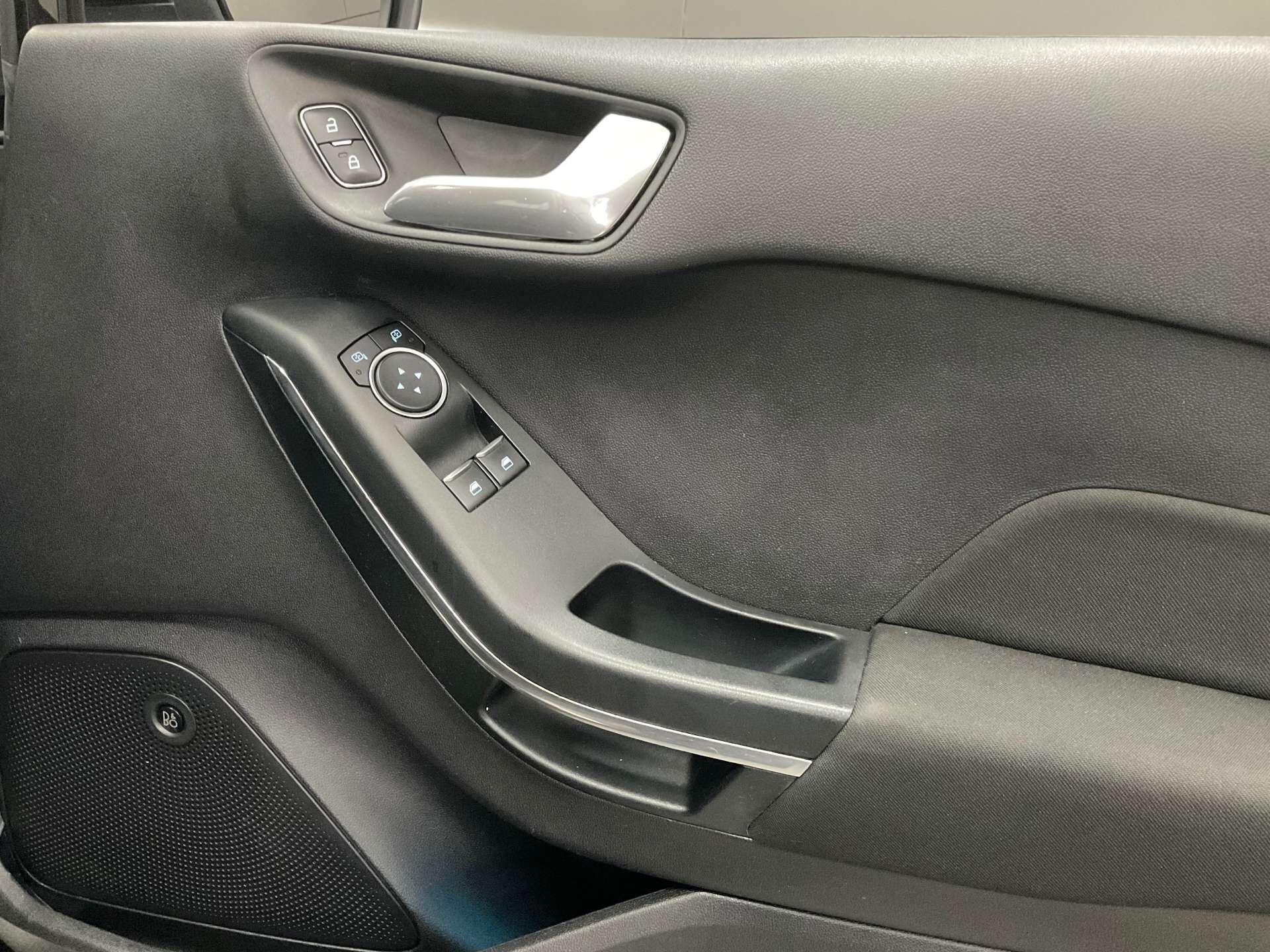 Ford Fiesta - Image 18