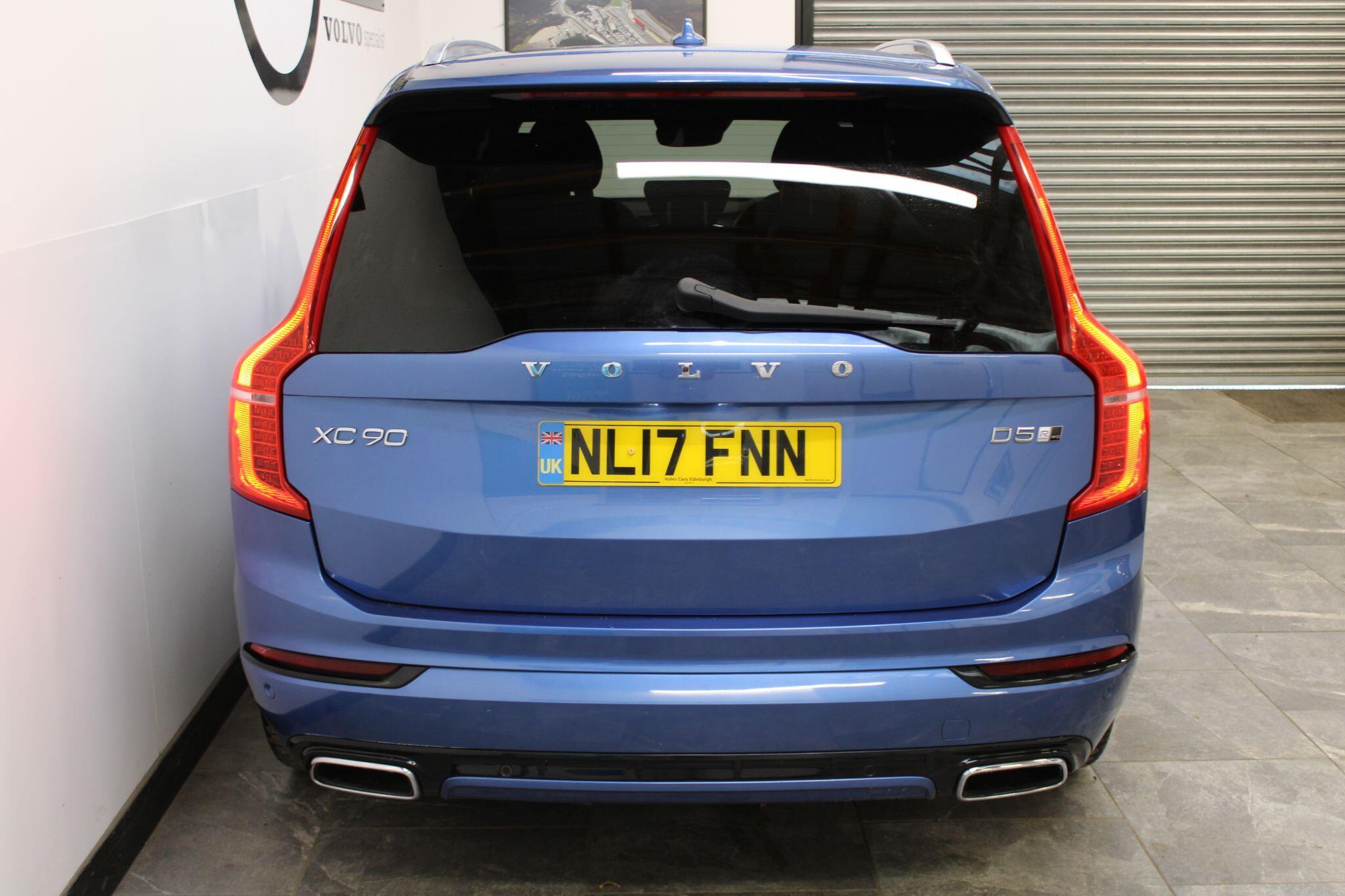 Volvo XC90 - Image 12