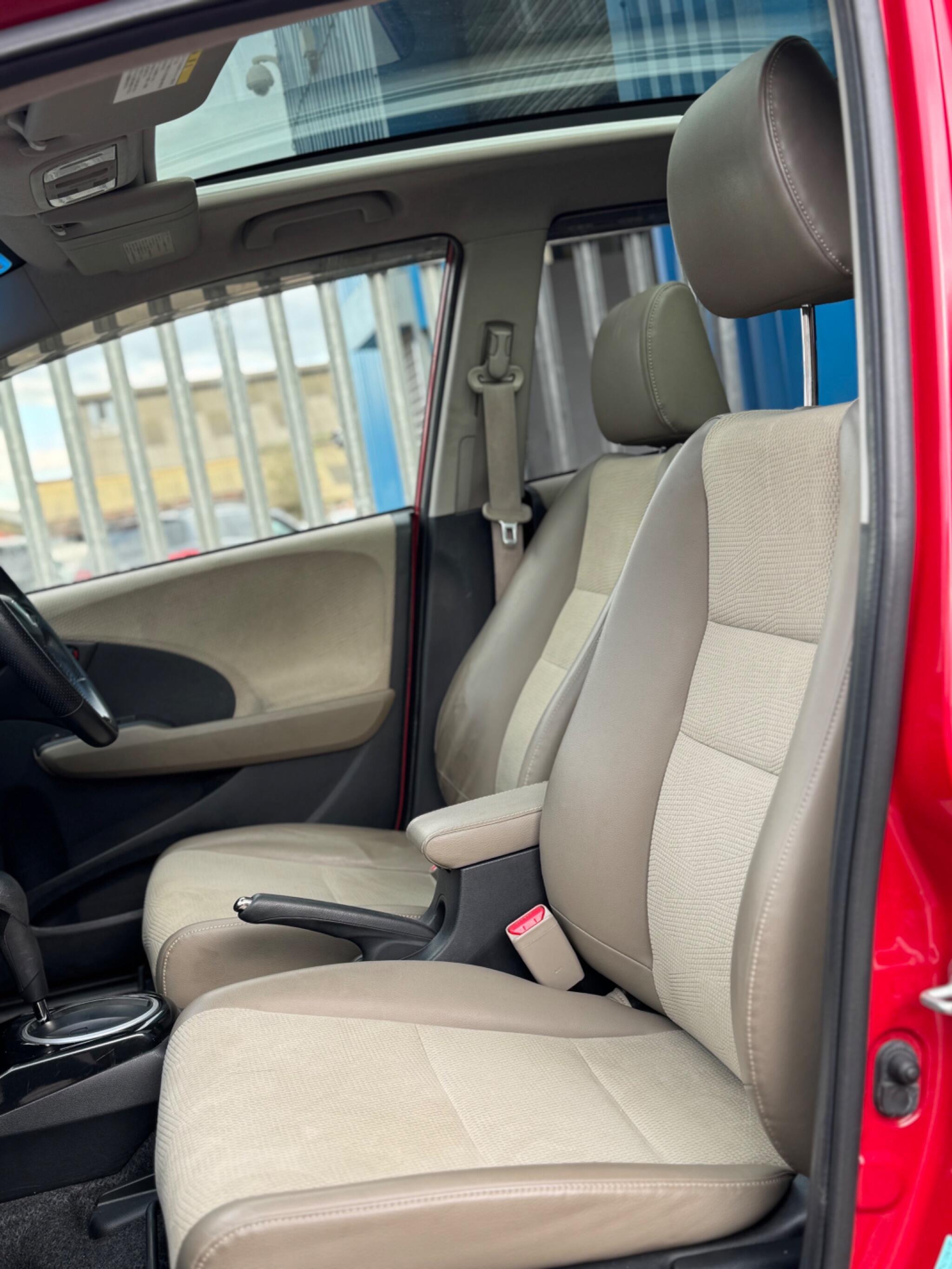 Honda FIT - Image 33