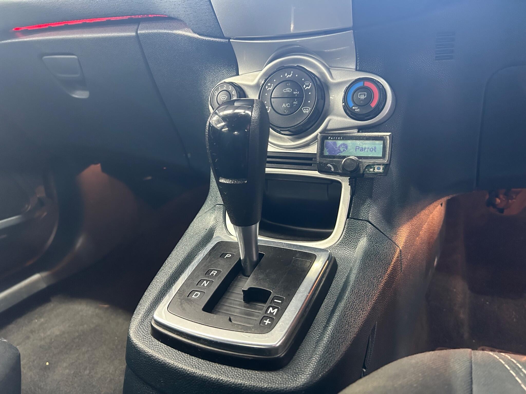 Ford Fiesta - Image 12