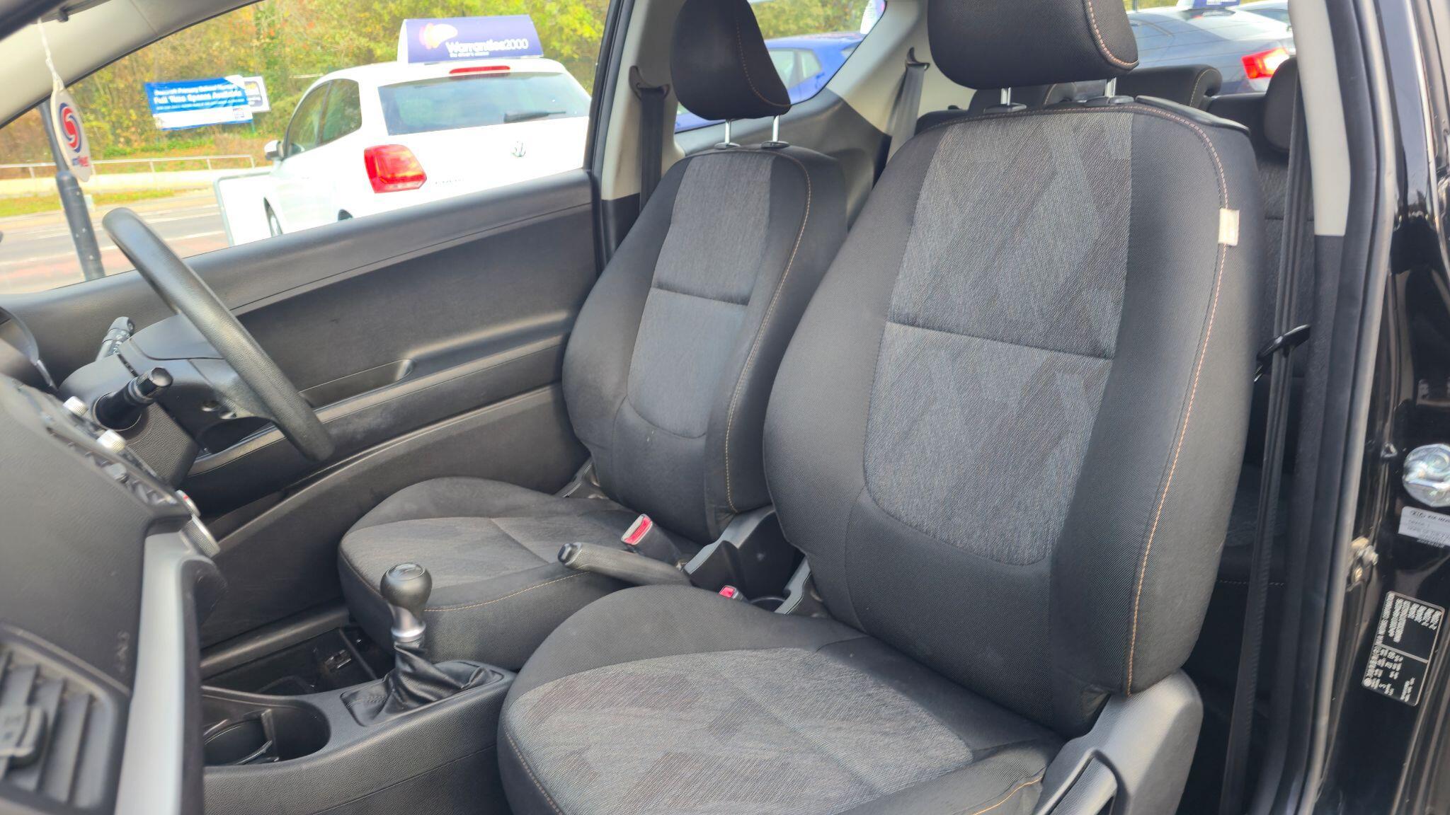 Kia Picanto - Image 12