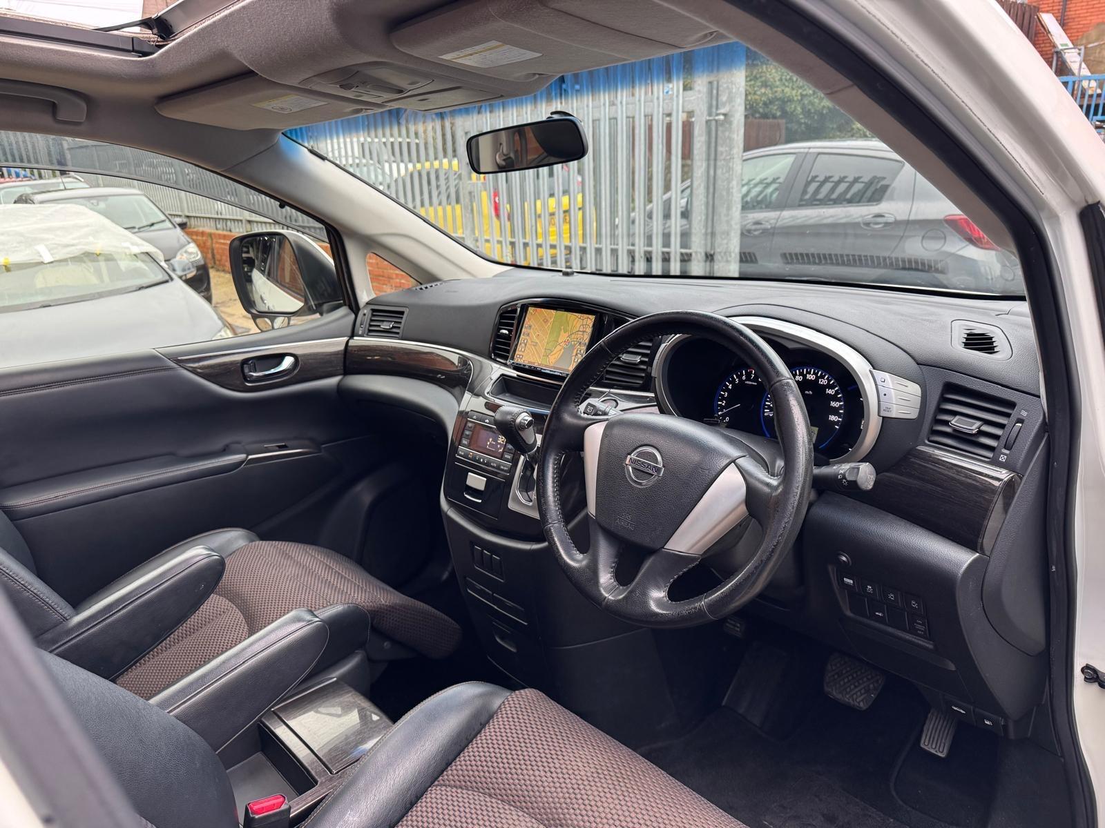 Nissan Elgrand - Image 23