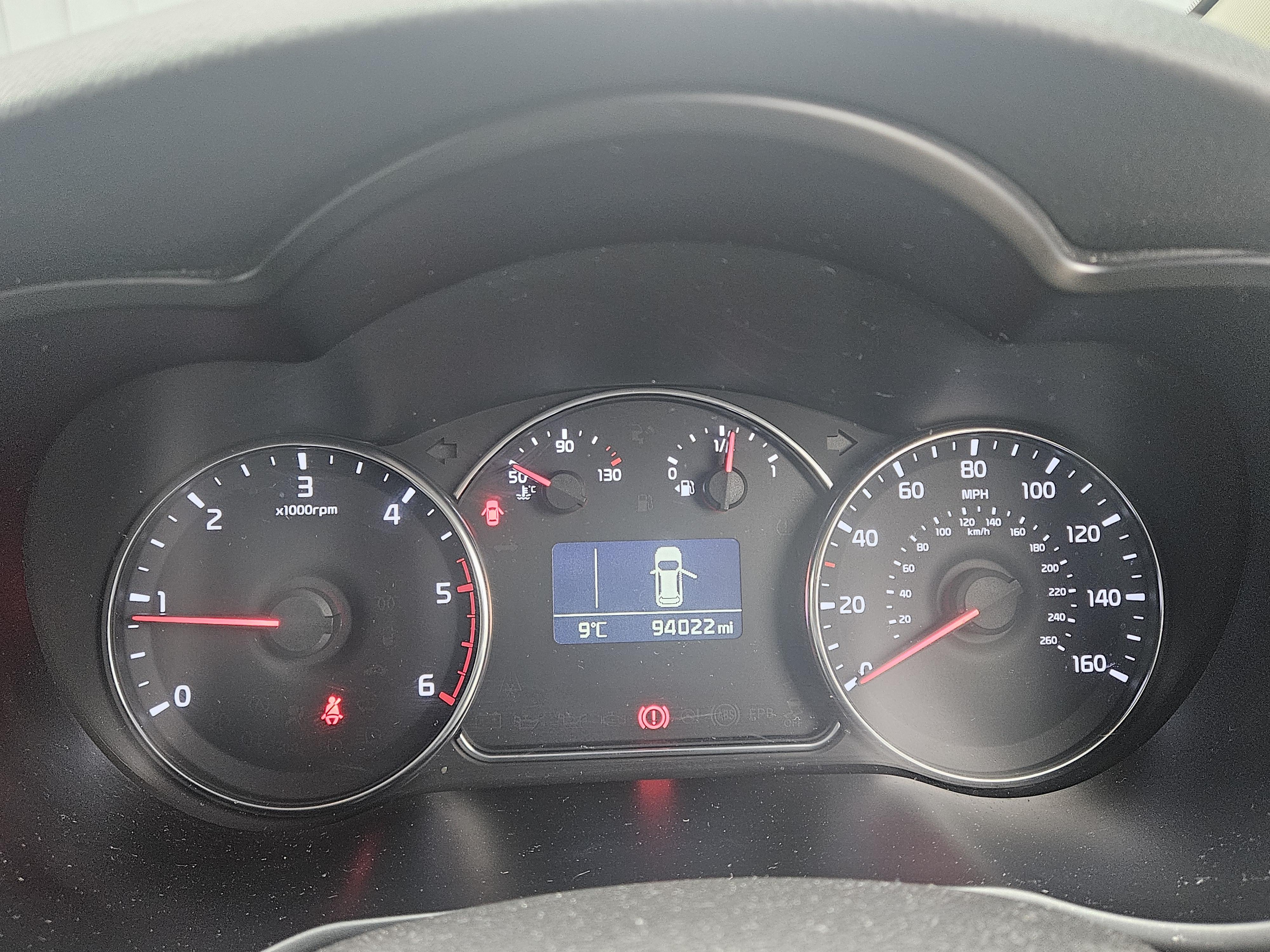 Kia Carens - Image 36