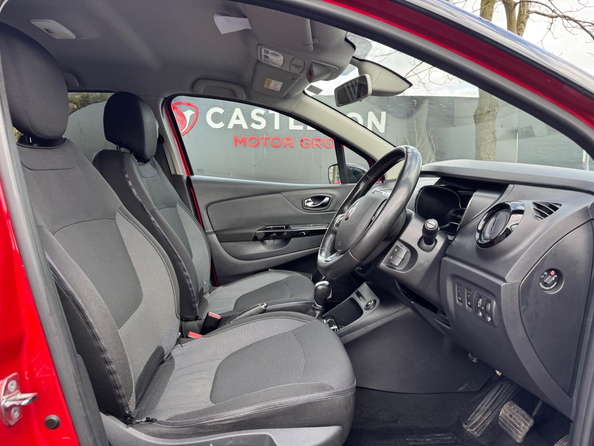 Renault Captur - Image 35