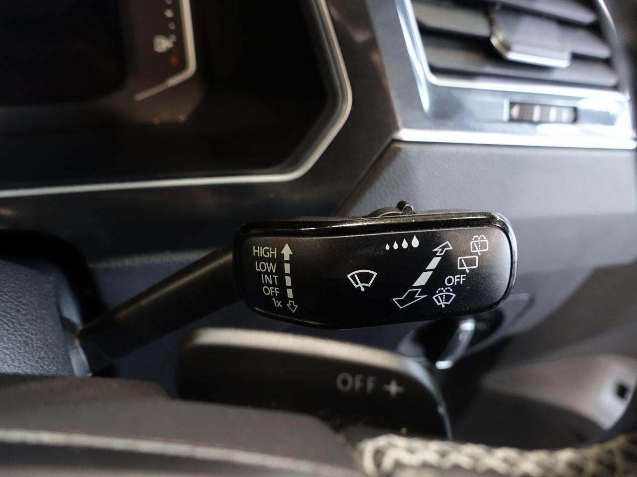 Volkswagen Tiguan - Image 24