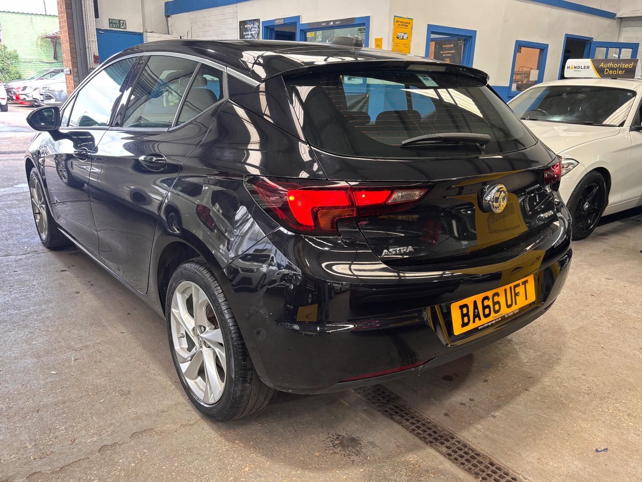 Vauxhall Astra - Image 28