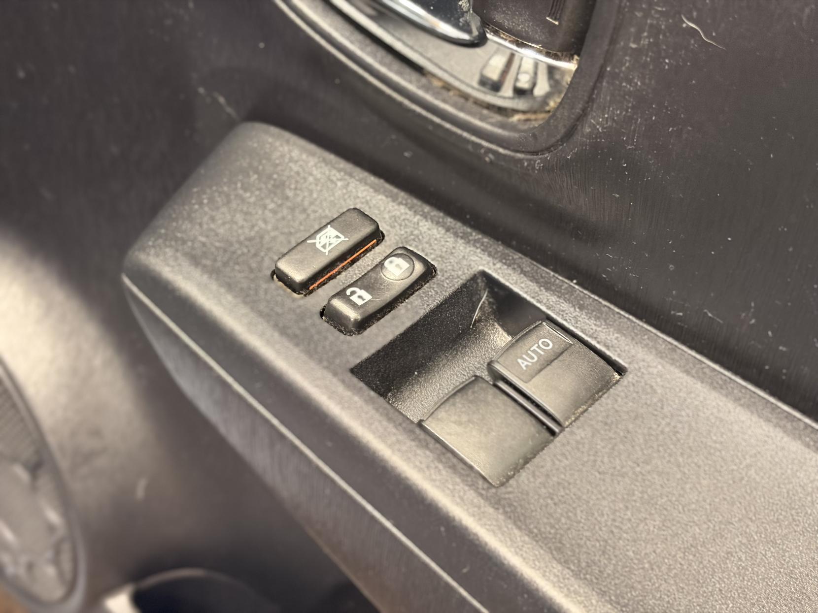 Toyota Yaris - Image 19