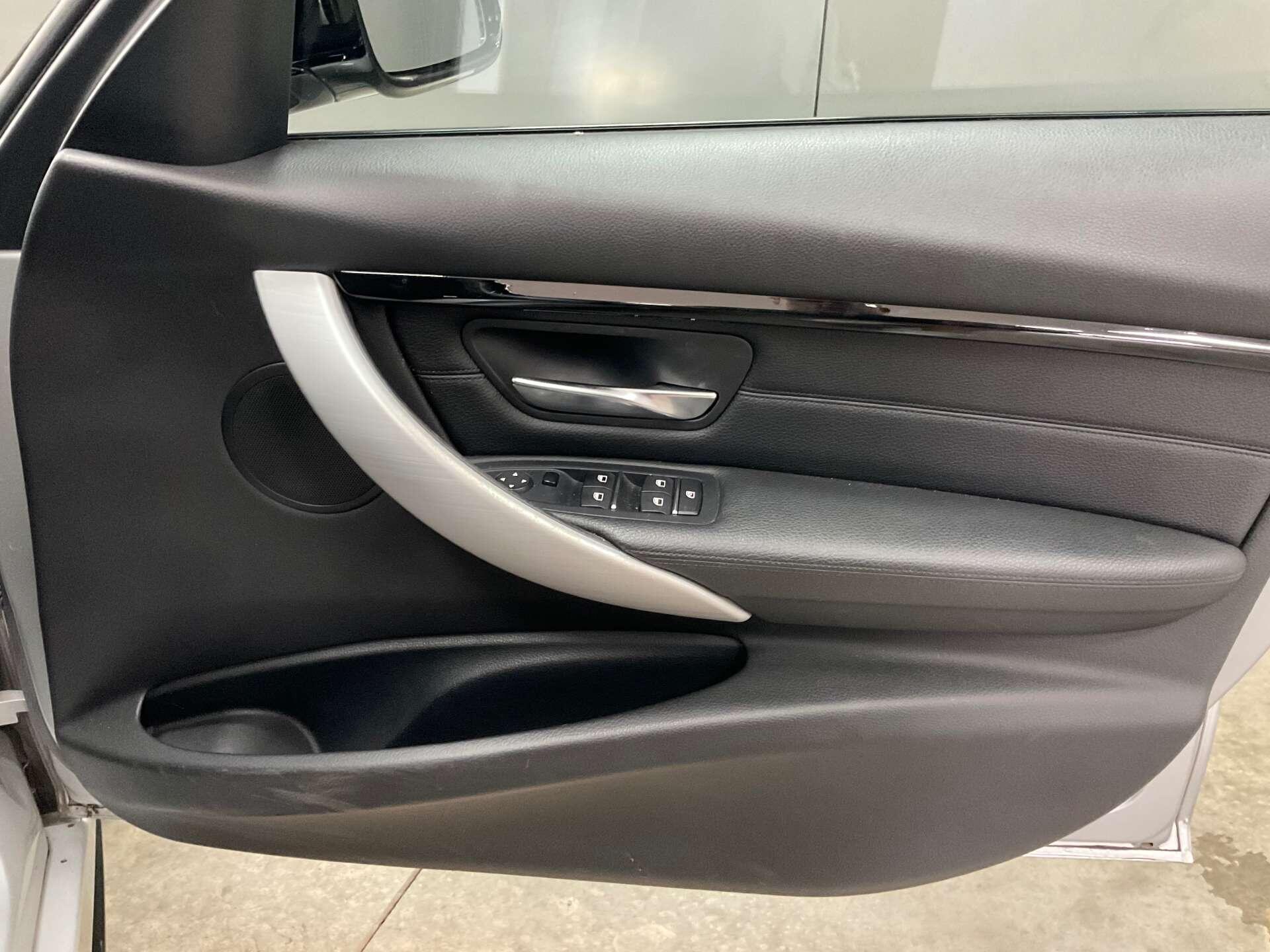 BMW 3 Series - Image 19