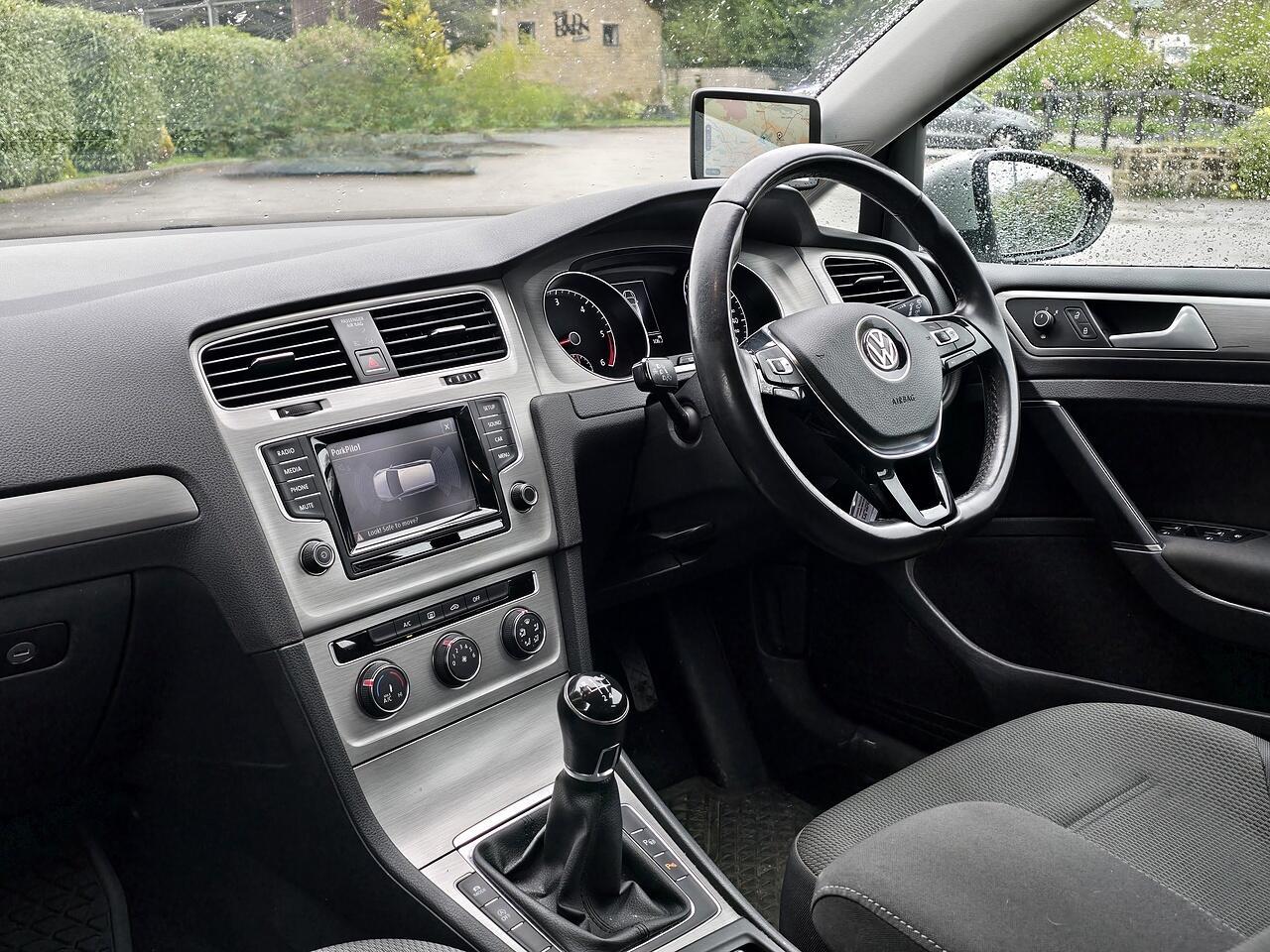 Volkswagen Golf - Image 2
