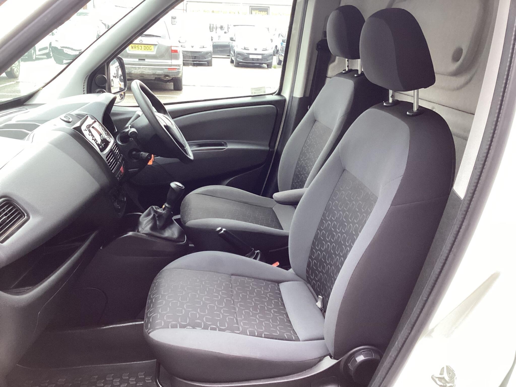 Fiat Doblo - Image 17