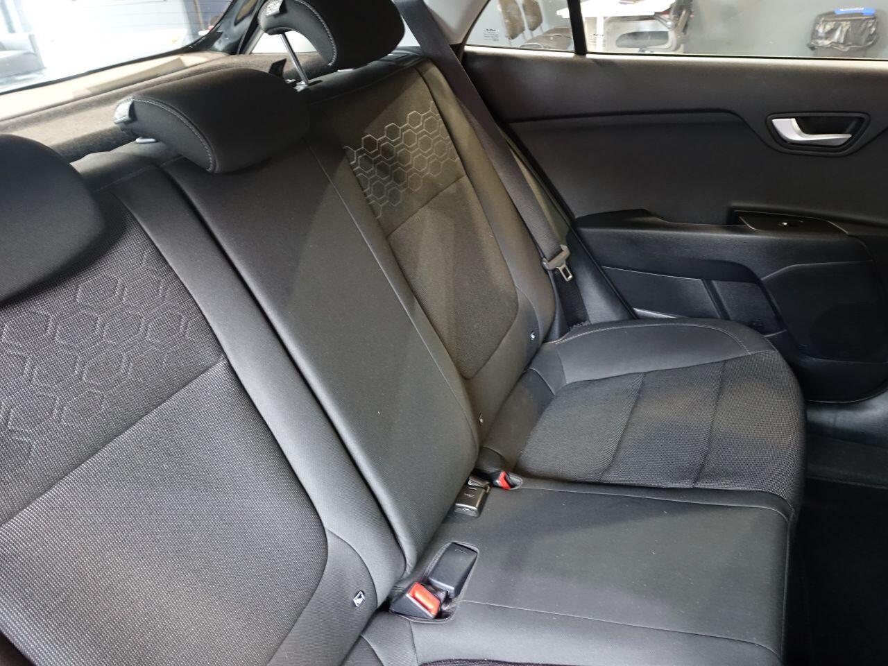 Kia Rio - Image 14