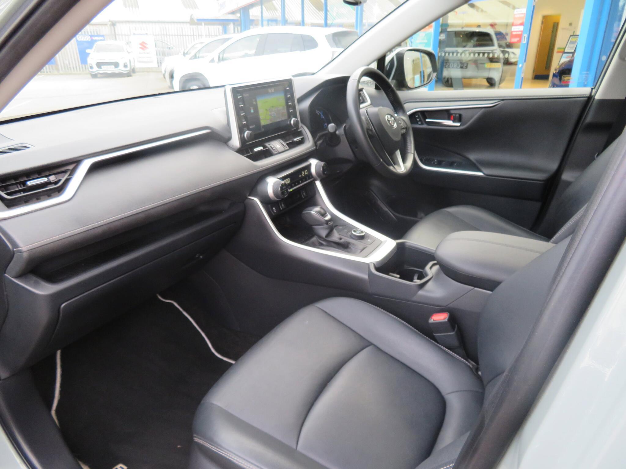 Toyota RAV4 - Image 17