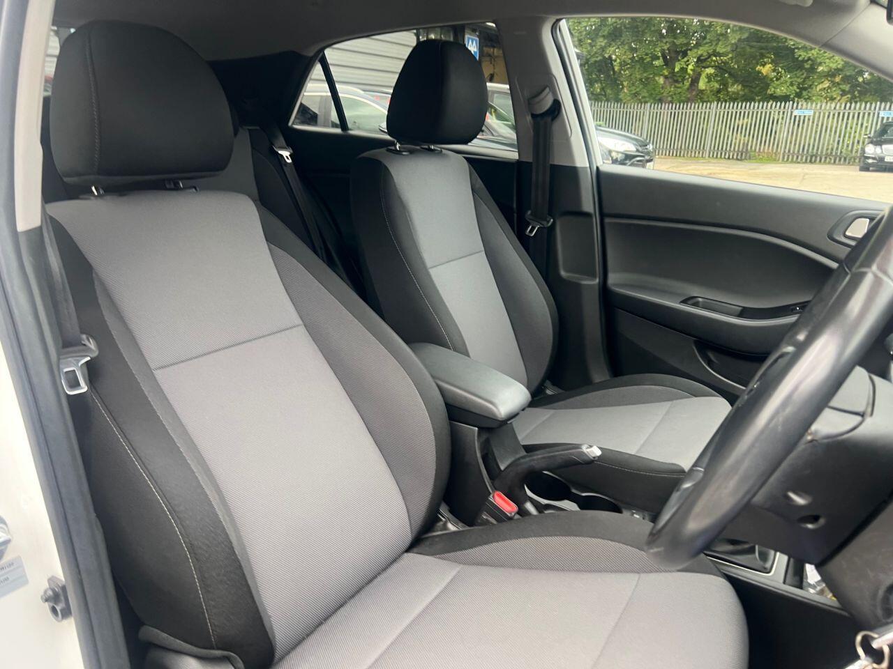 Hyundai i20 - Image 13